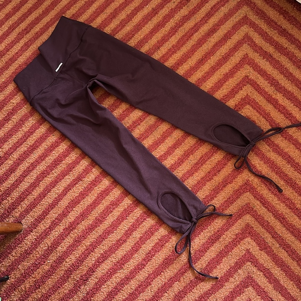 💜 BEST Double Bow 🎀 Aerie Chill Play Move Crop Leggings in Burgundy, Size XS